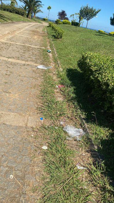 Trabzon’da piknikçiler gitti, çöpleri kaldı! 15